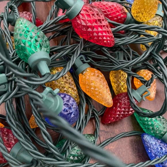 ππ
π» Colorful Christmas lights β€οΈπ§‘πππ - Picture 3 of 5